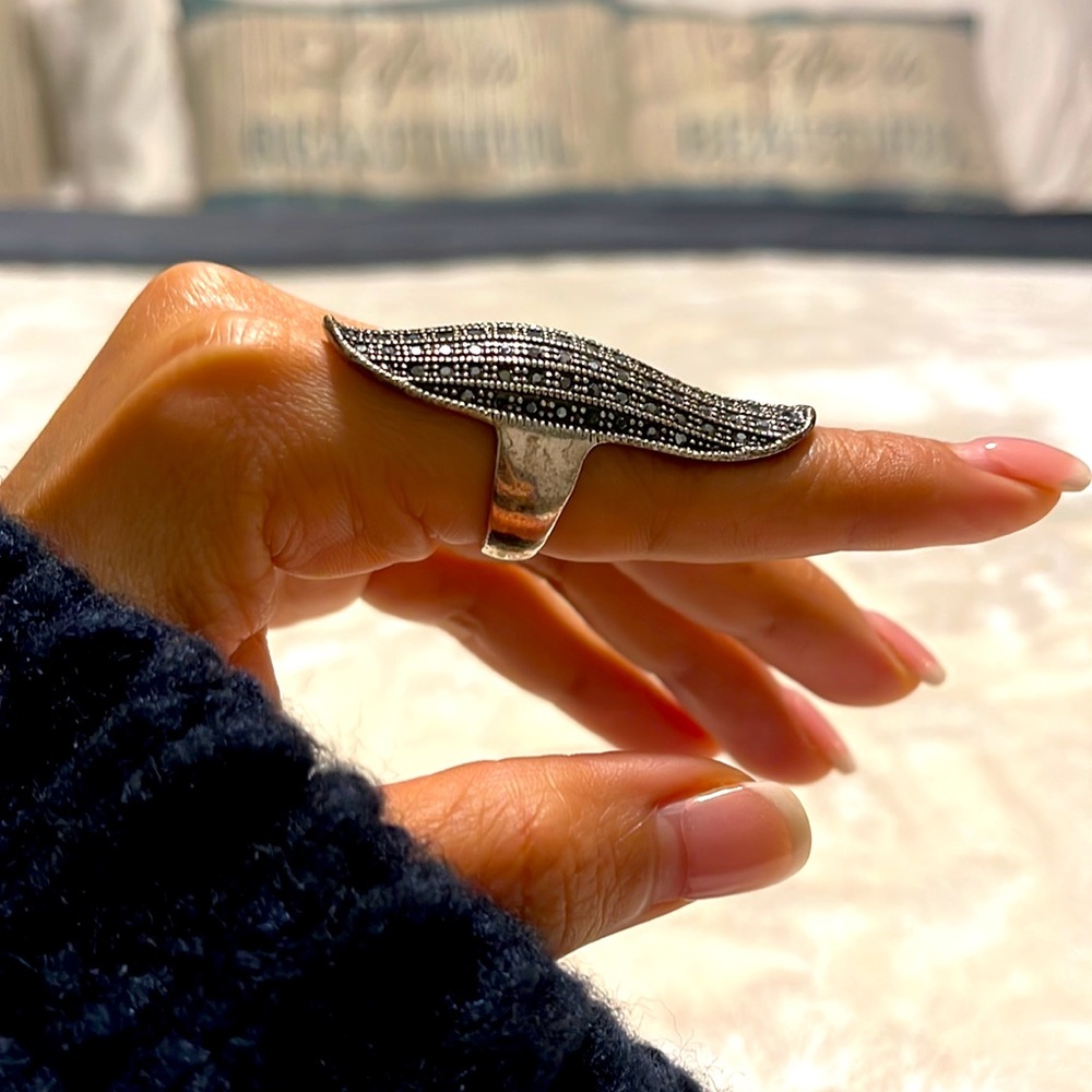 Beautiful ring 💍 - Picture 4 of 8